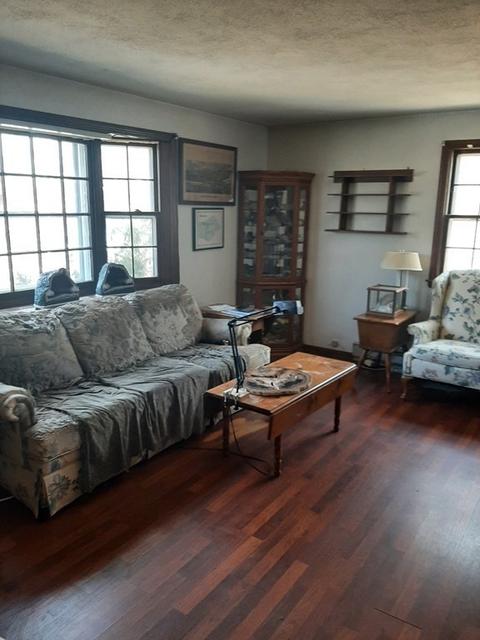 33 Pond St, Georgetown, MA 01833 photo 4