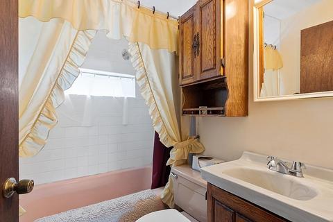 21 Markham Cir, Ayer, MA 01432 photo 12