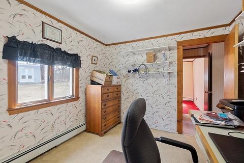 21 Markham Cir, Ayer, MA 01432 photo 9