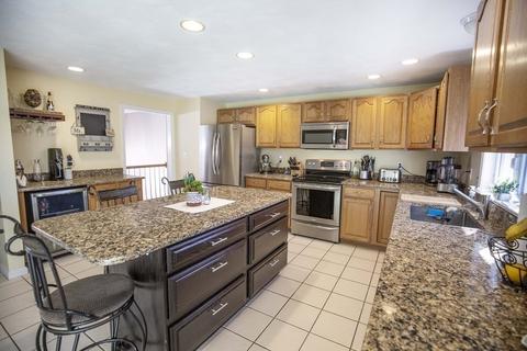 4 Old Mill Ln, Reading, MA 01867 photo 2