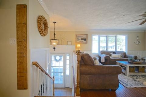 10 Robb Rd, Beverly, MA 01915 photo 4