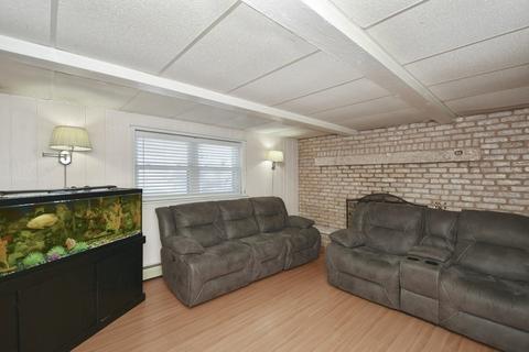 98 Kenberma Rd, Worcester, MA 01604 photo 3