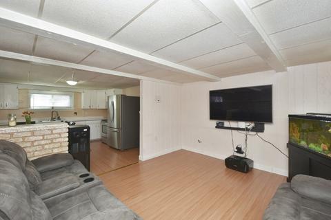 98 Kenberma Rd, Worcester, MA 01604 photo 5