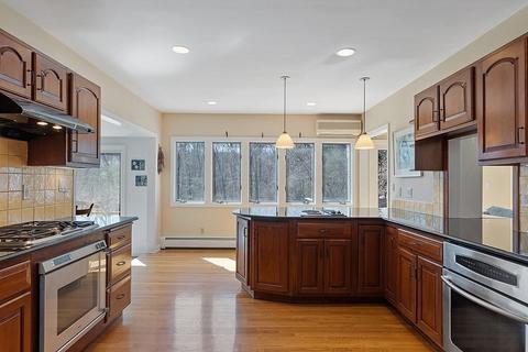 56 Robbins St, Acton, MA 01720 photo 8