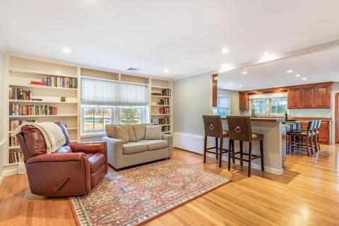 40 Edgewater Ln, Needham, MA 02492 photo 9
