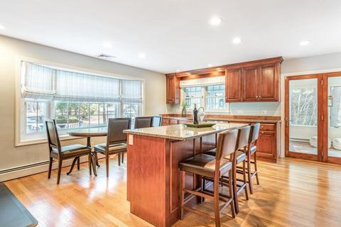 40 Edgewater Ln, Needham, MA 02492 photo 11
