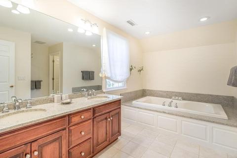 40 Edgewater Ln, Needham, MA 02492 photo 25