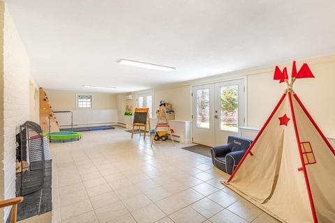 40 Edgewater Ln, Needham, MA 02492 photo 32