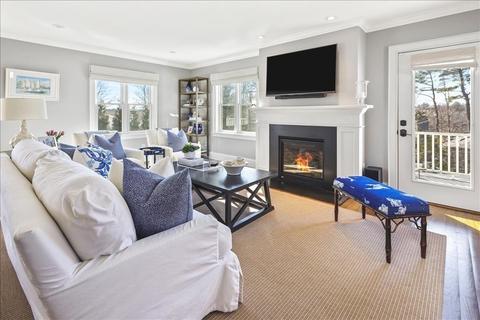 14 Otis Hill Rd, Hingham, MA 02043 photo 4