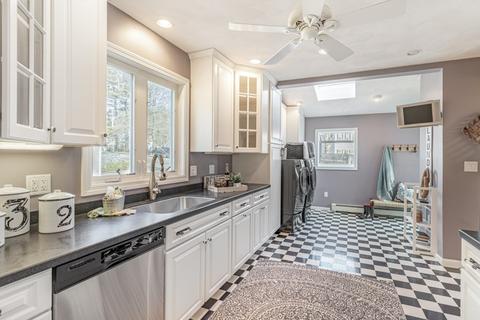 3 Willow St, Reading, MA 01867 photo 17