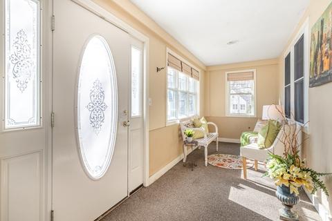 3 Willow St, Reading, MA 01867 photo 5