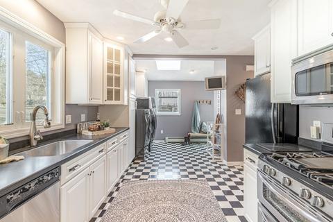 3 Willow St, Reading, MA 01867 photo 16