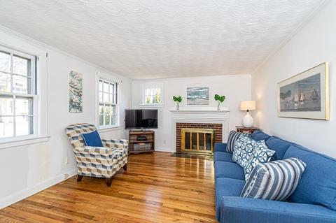 422 Lowell St, Reading, MA 01867 photo 4