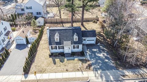 422 Lowell St, Reading, MA 01867 photo 1