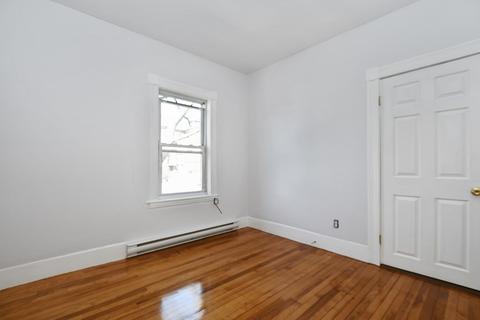 8 Lund St, Worcester, MA 01607 photo 3