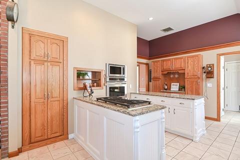 143 South St, Upton, MA 01568 photo 11