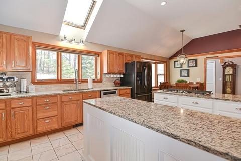 143 South St, Upton, MA 01568 photo 8