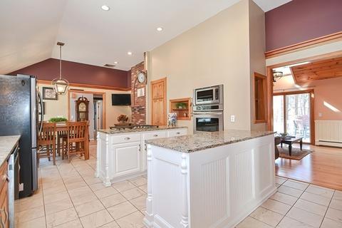 143 South St, Upton, MA 01568 photo 6