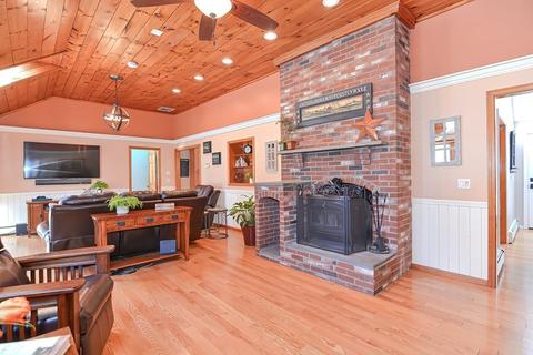 143 South St, Upton, MA 01568 photo 16
