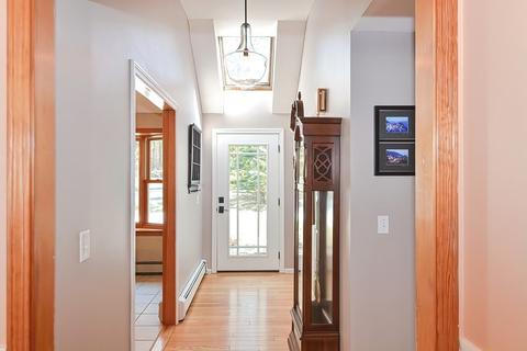 143 South St, Upton, MA 01568 photo 5