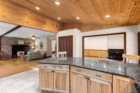 8 Circle St, Middleton, MA 01949 photo 18