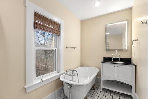 8 Circle St, Middleton, MA 01949 photo 24
