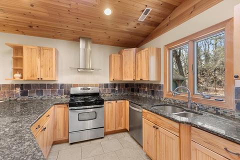 8 Circle St, Middleton, MA 01949 photo 17