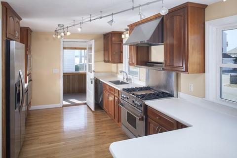 42 Packard Ave, Hull, MA 02045 photo 5