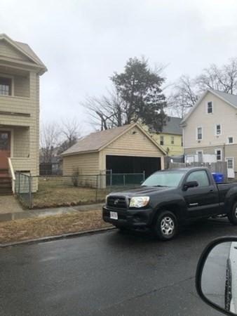 65 Phoenix Ter, Springfield, MA 01104 photo 3
