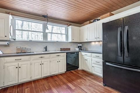 137 Chestnut St, Upton, MA 01568 photo 9