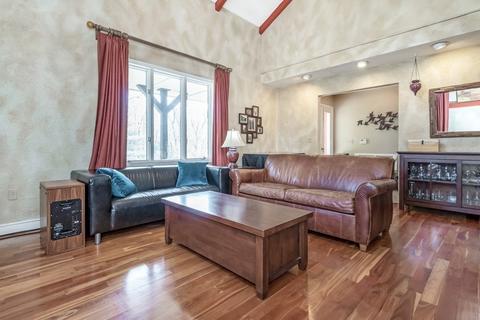 137 Chestnut St, Upton, MA 01568 photo 5