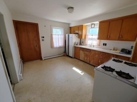 275 Dickinson, Fall River, MA 02721 photo 12