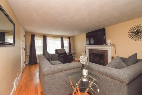 82 Chilson St, Springfield, MA 01118 photo 14
