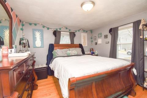 82 Chilson St, Springfield, MA 01118 photo 20