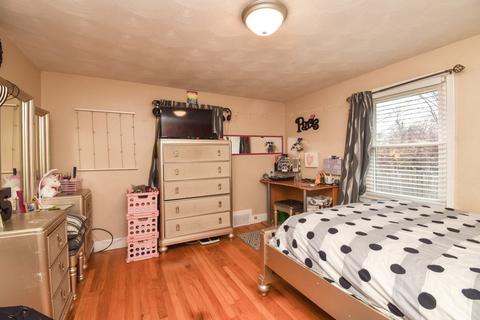 82 Chilson St, Springfield, MA 01118 photo 23
