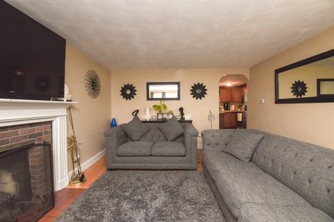 82 Chilson St, Springfield, MA 01118 photo 10