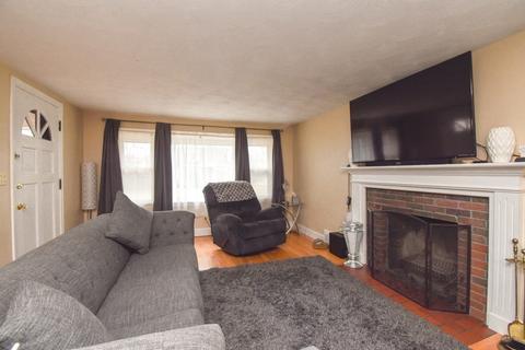 82 Chilson St, Springfield, MA 01118 photo 12
