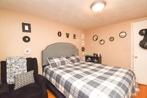 82 Chilson St, Springfield, MA 01118 photo 19