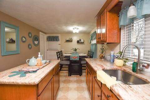 82 Chilson St, Springfield, MA 01118 photo 8