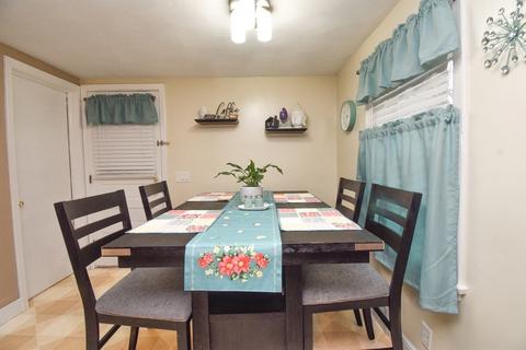 82 Chilson St, Springfield, MA 01118 photo 9