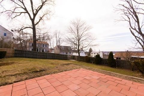 320 Quincy St, Fall River, MA 02720 photo 5