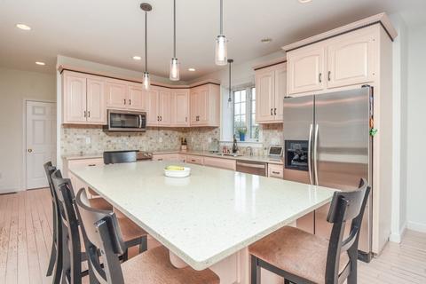 27 Prospect St, Upton, MA 01568 photo 3