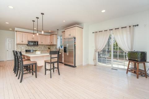 27 Prospect St, Upton, MA 01568 photo 4