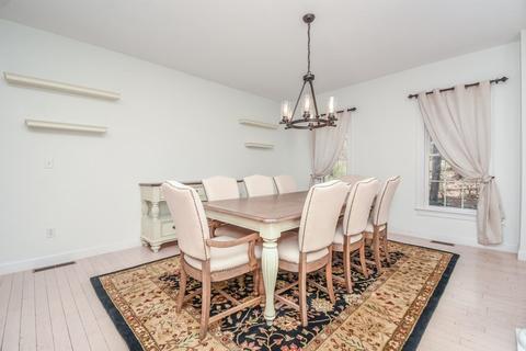 27 Prospect St, Upton, MA 01568 photo 8