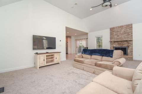 27 Prospect St, Upton, MA 01568 photo 11