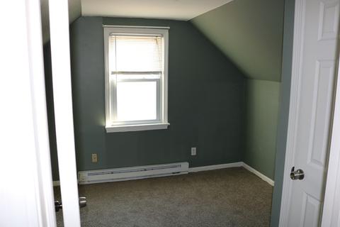 75 Pemaquid St, Springfield, MA 01119 photo 9
