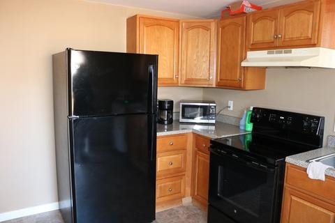 75 Pemaquid St, Springfield, MA 01119 photo 2