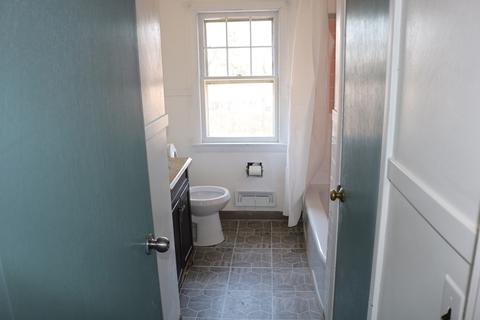 172 E Allen Ridge Rd, Springfield, MA 01118 photo 8