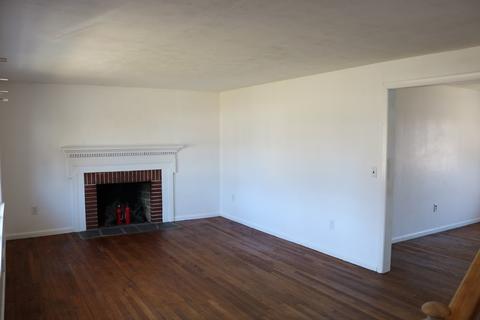 172 E Allen Ridge Rd, Springfield, MA 01118 photo 6