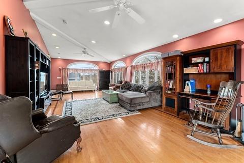 14 Silva Ct, Gloucester, MA 01930 photo 11